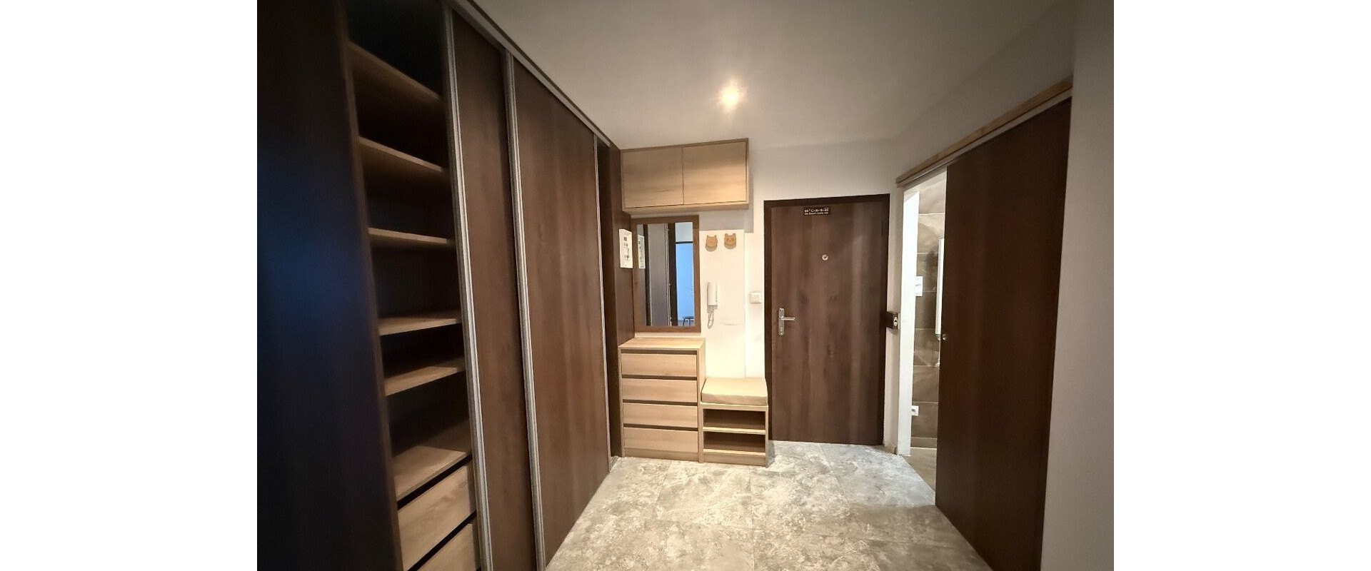 PRIESTRANNÝ 3-IZBOVÝ BYT S VÝMEROU 92m² na sídlisku Vlčince II.
