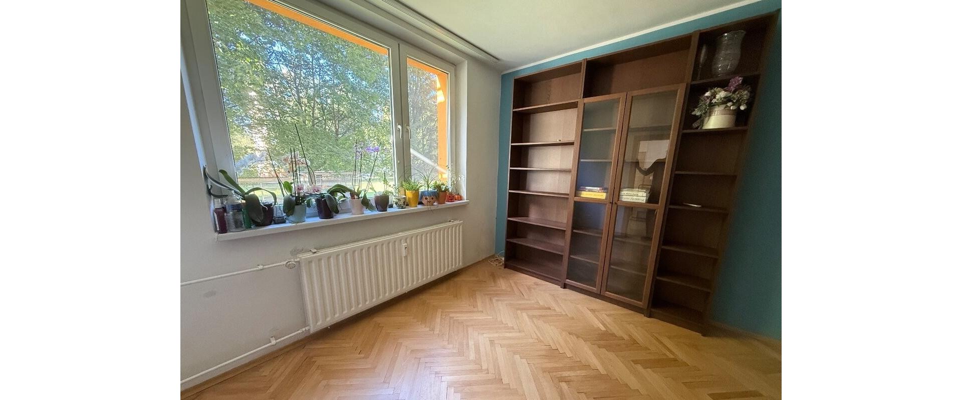 PRIESTRANNÝ 3-IZBOVÝ BYT S VÝMEROU 92m² na sídlisku Vlčince II.