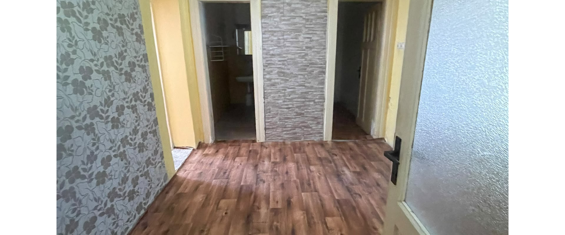 2-izbový rodinný dom s vlastným pozemkom priamo v Leviciach