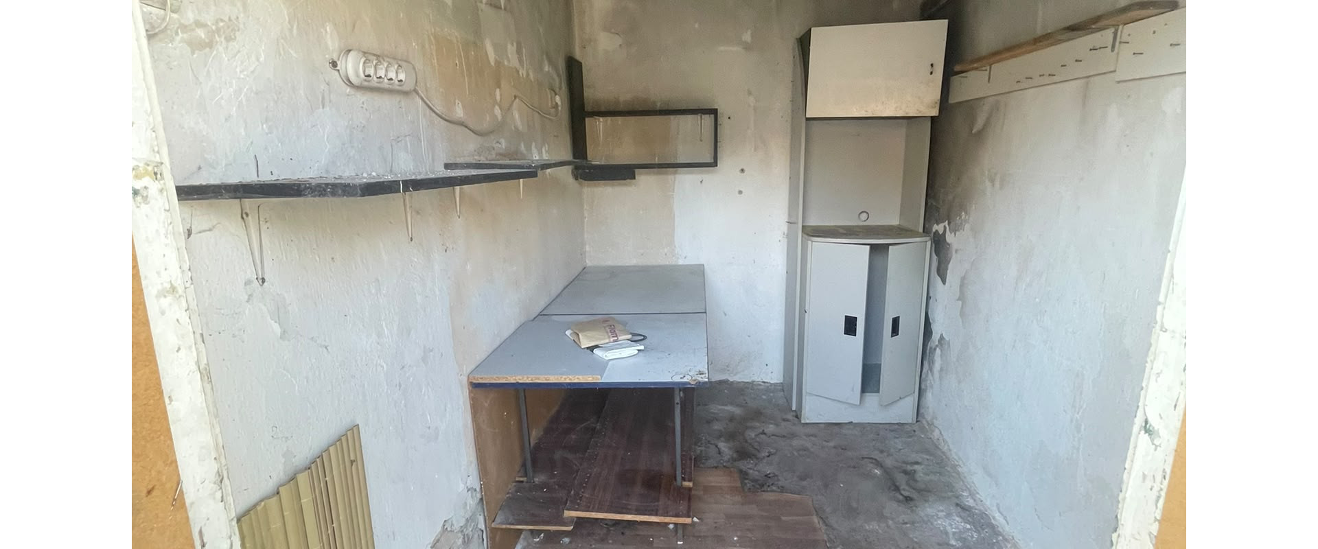 2-izbový rodinný dom s vlastným pozemkom priamo v Leviciach