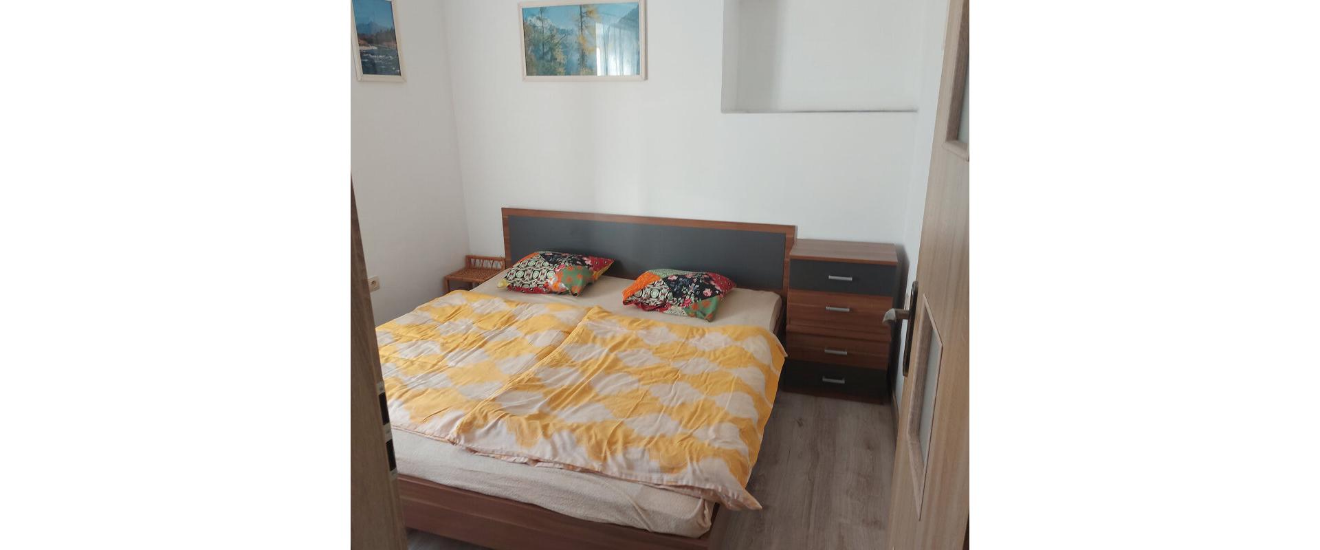 Na prenájom väčší 1 izbový byt neďaleko Popradu