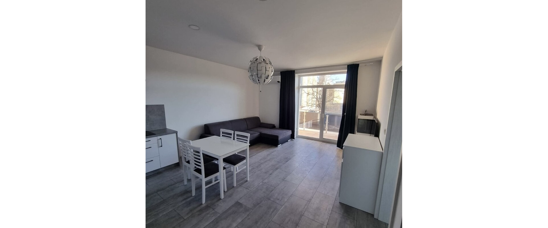 Prenájom | 2-izbový byt s veľkou terasou | CENTRUM- Námestie Iglovia