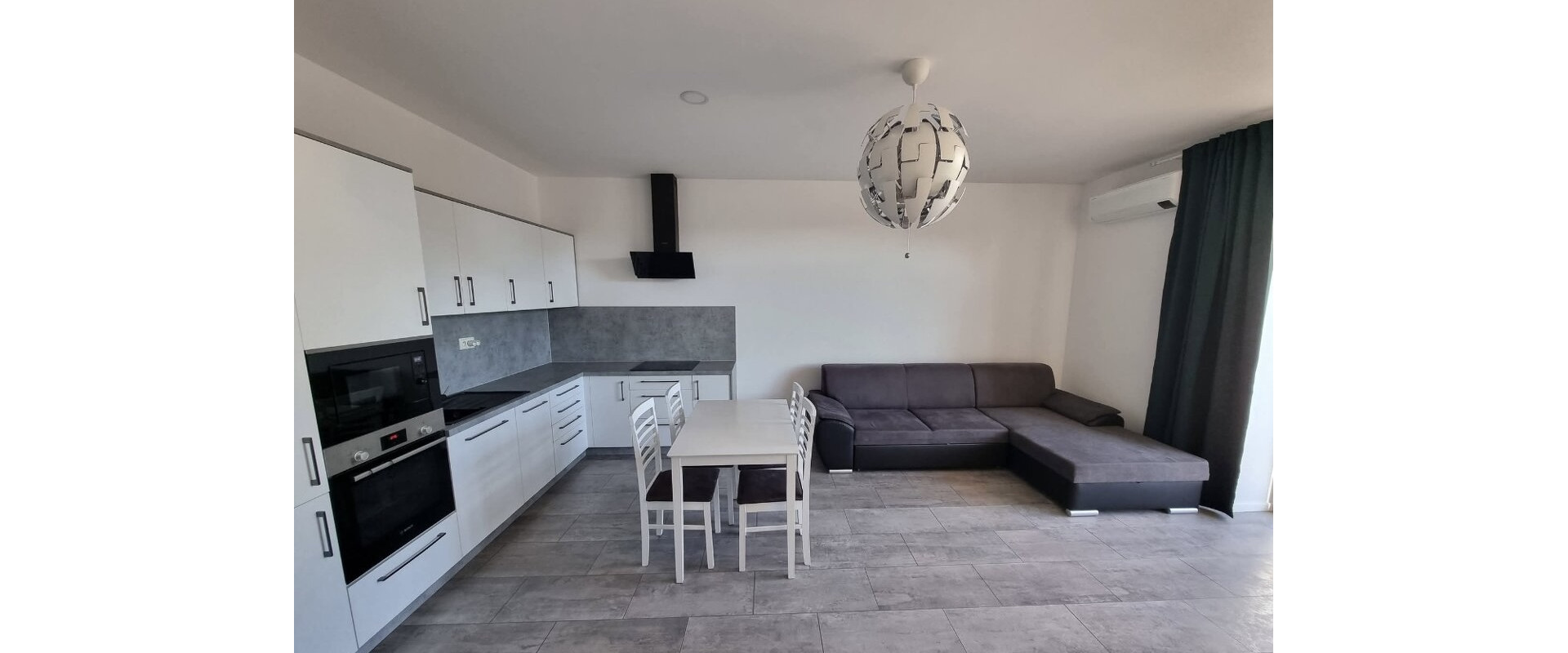 Prenájom | 2-izbový byt s veľkou terasou | CENTRUM- Námestie Iglovia