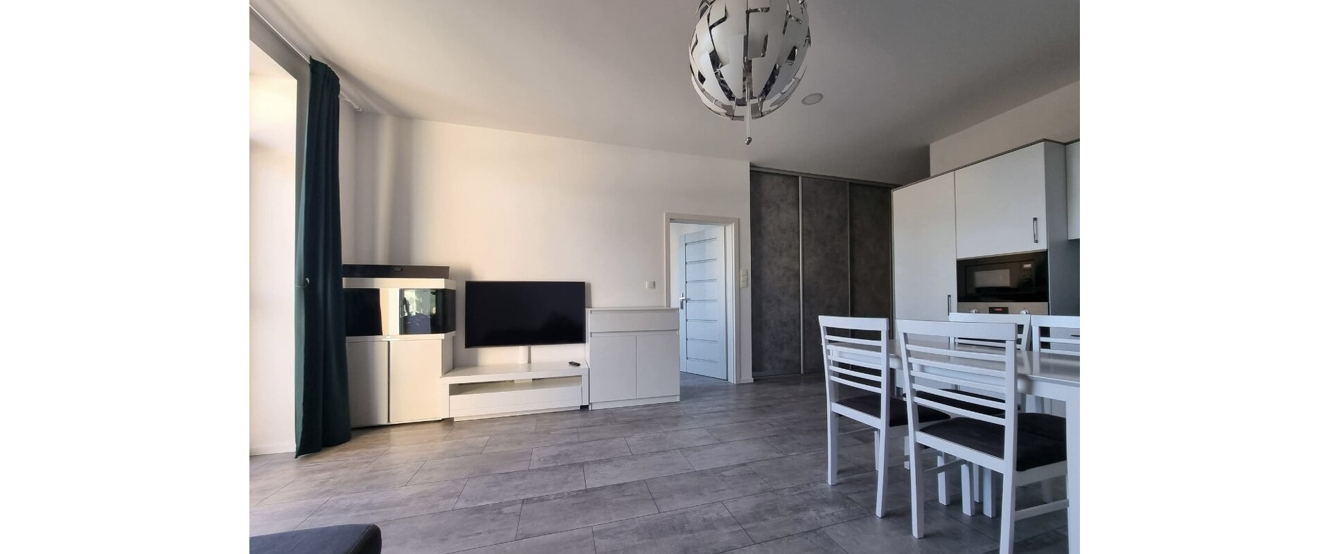 Prenájom | 2-izbový byt s veľkou terasou | CENTRUM- Námestie Iglovia