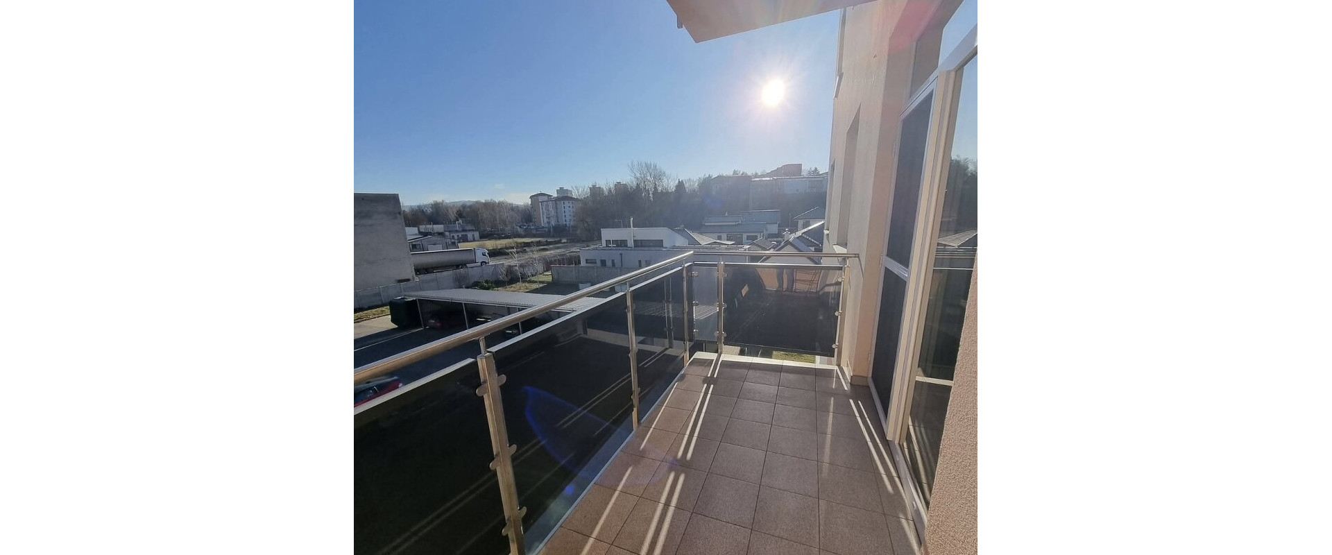 Prenájom | 2-izbový byt s veľkou terasou | CENTRUM- Námestie Iglovia