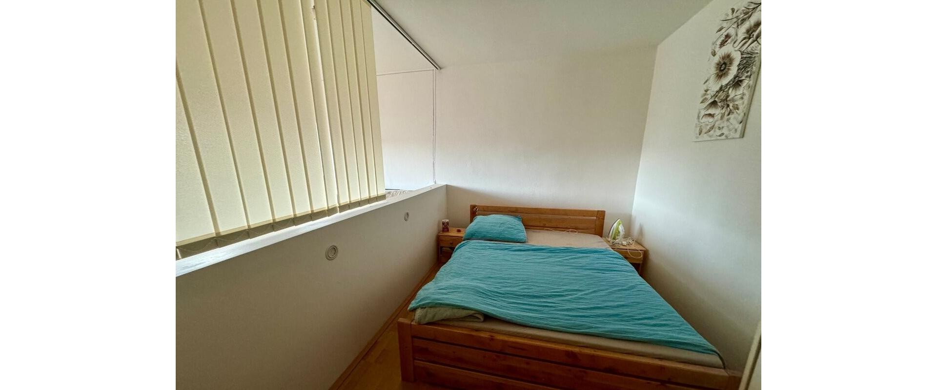 Na prenájom 2,5-izbový byt s balkónom na Bajzovej ulici v ZA.