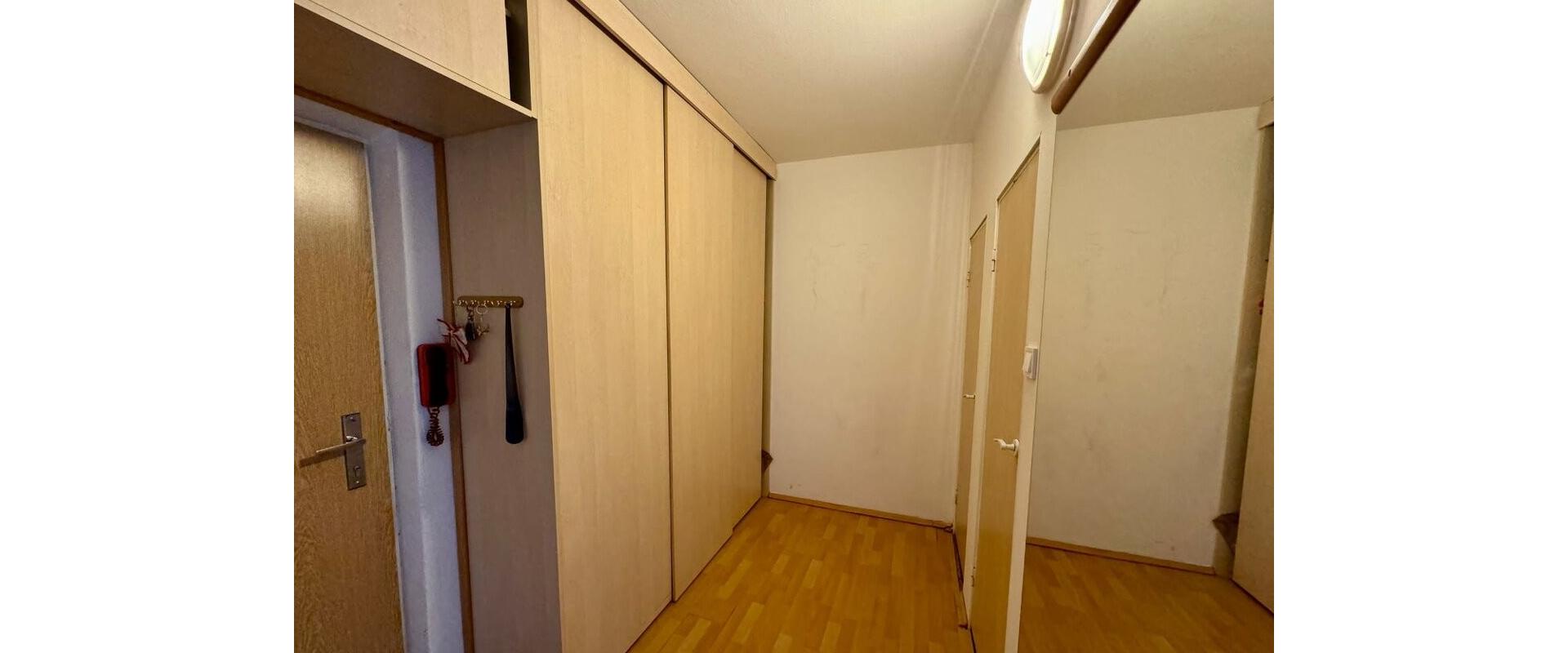 Na prenájom 2,5-izbový byt s balkónom na Bajzovej ulici v ZA.