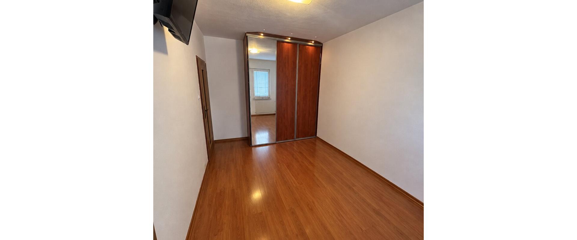 🏡 3-IZBOVÝ BYT S LOGGIOU V SRDCI SÍDLISKA KVP – HÚSKOVA, KOŠICE