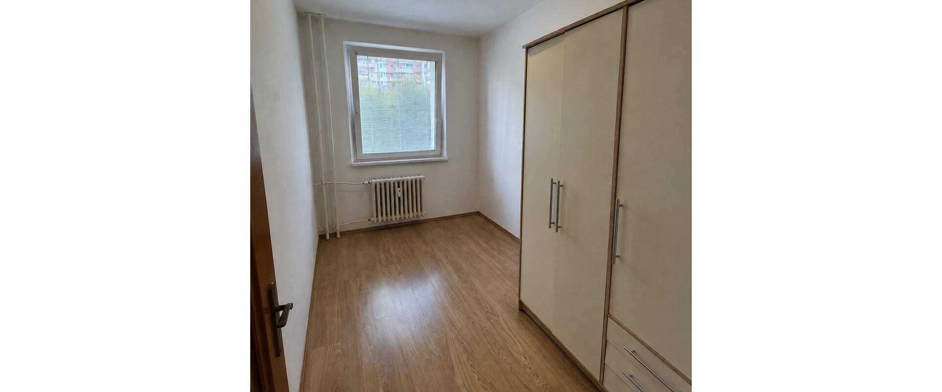 🏡 3-IZBOVÝ BYT S LOGGIOU V SRDCI SÍDLISKA KVP – HÚSKOVA, KOŠICE