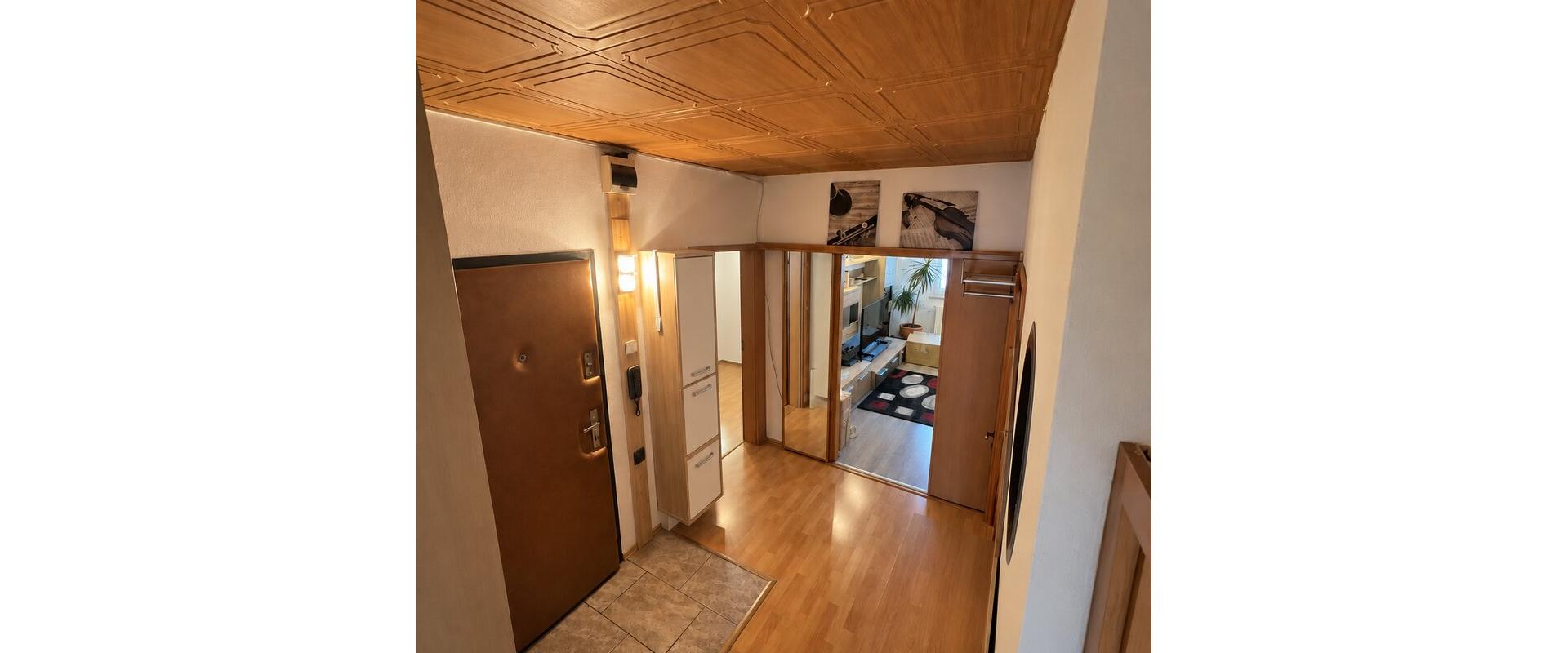 🏡 3-IZBOVÝ BYT S LOGGIOU V SRDCI SÍDLISKA KVP – HÚSKOVA, KOŠICE