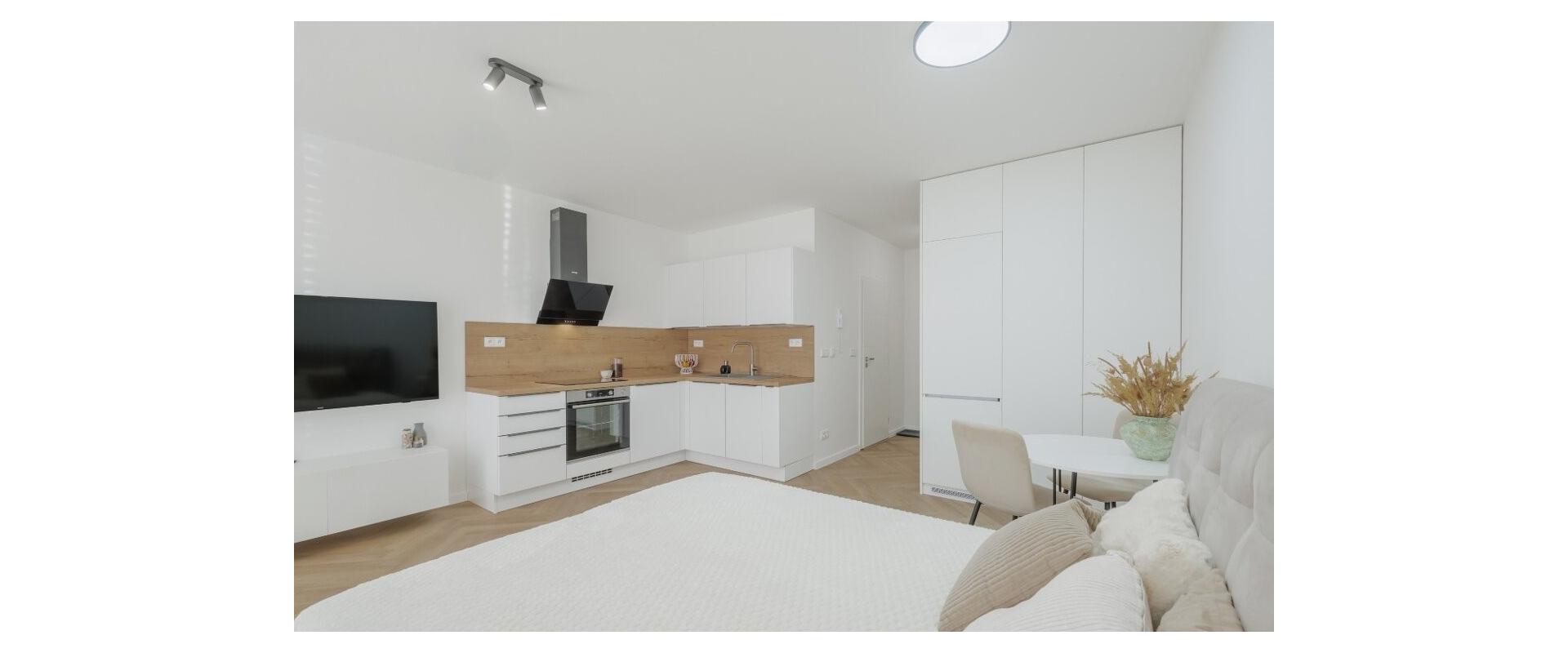 1-izbový byt s balkónom a garážovým parkovaním na prenájom!