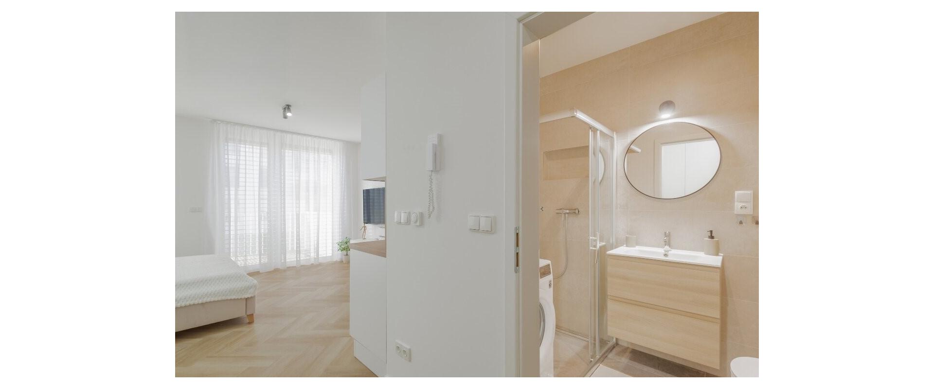 1-izbový byt s balkónom a garážovým parkovaním na prenájom!