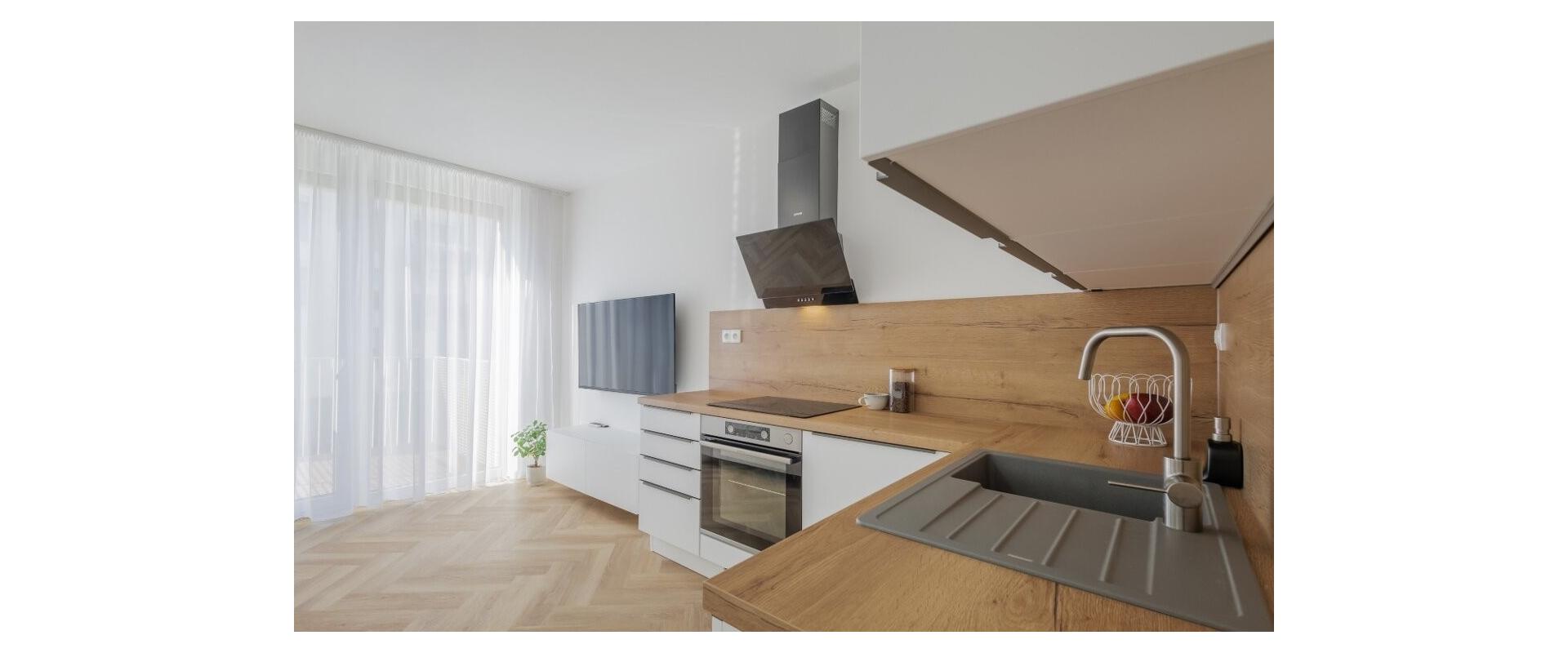 1-izbový byt s balkónom a garážovým parkovaním na prenájom!