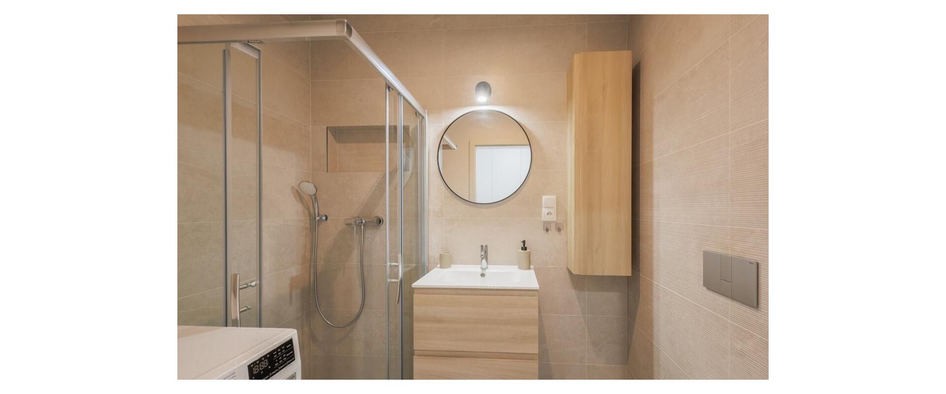 1-izbový byt s balkónom a garážovým parkovaním na prenájom!