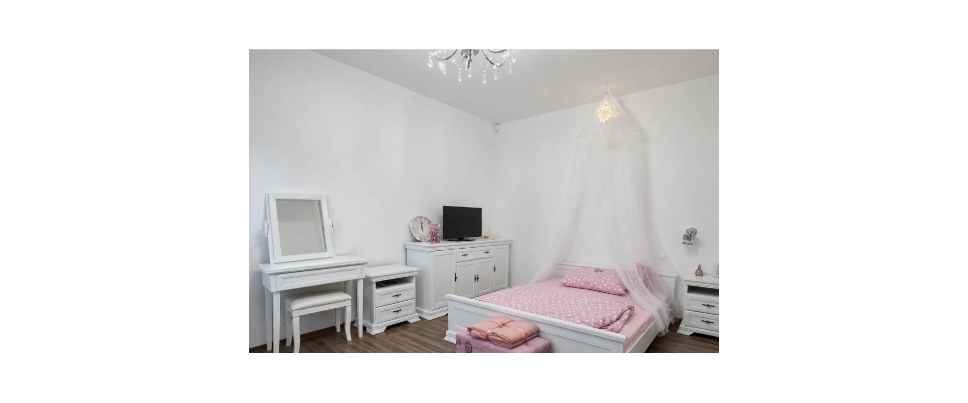 VEĽKÝ DOM S OBROVSKÝM POTENCIÁLOM LEN 8 KM OD NITRY