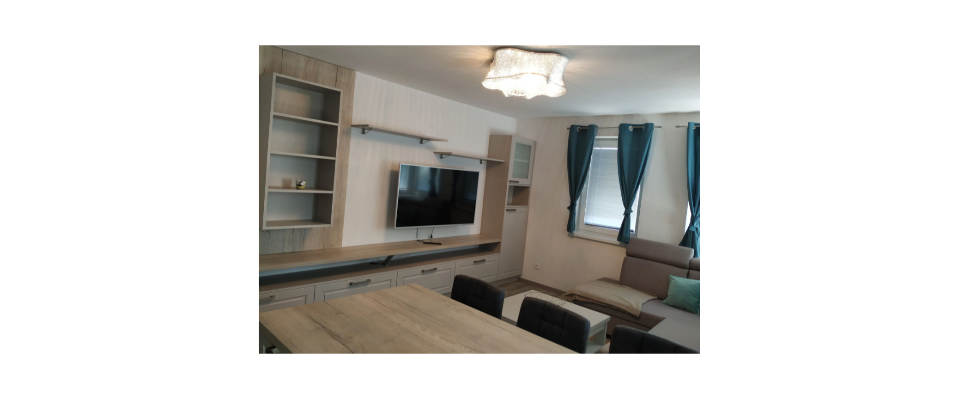 Veľkometrážny, plne zariadený 2 izbový byt s balkónom v modernej novostavbe Panorama v lokalite Čermáň, Nitra