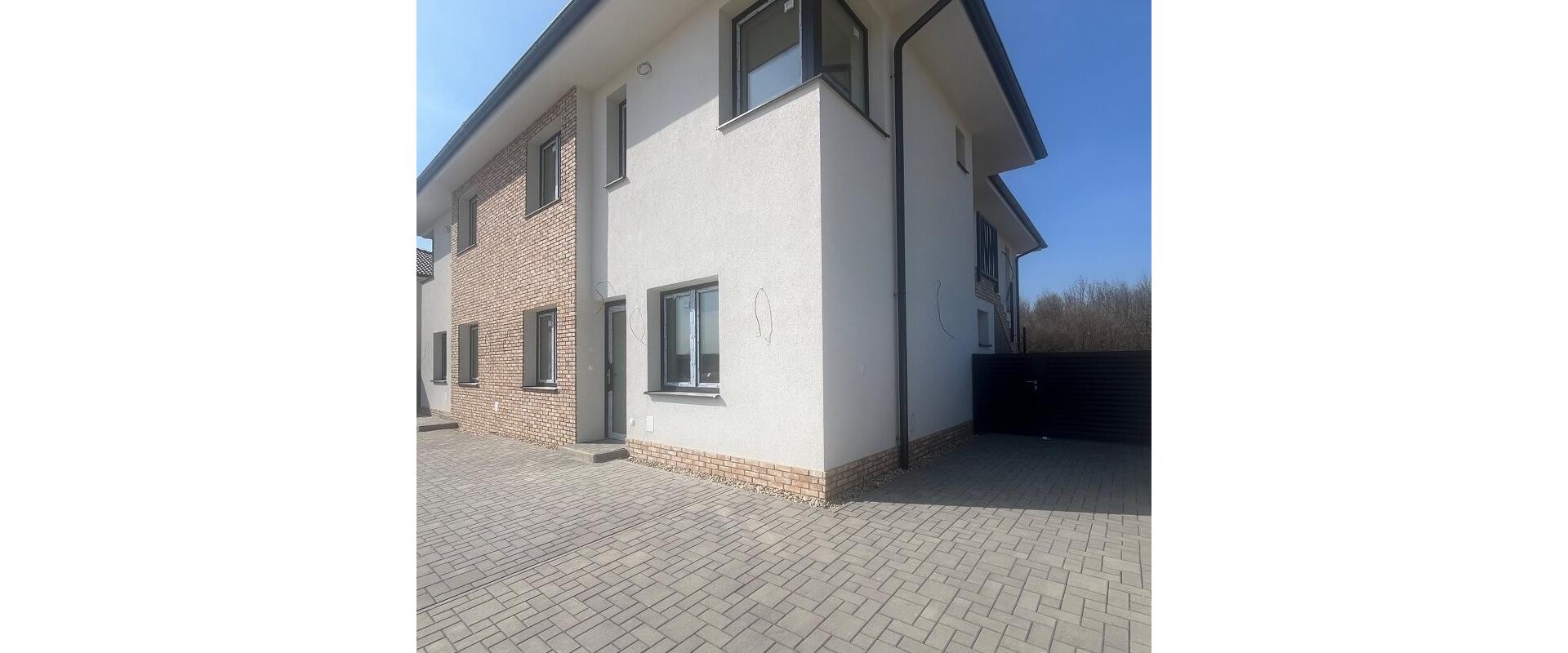 Prenájom 3 izbového bytu v tichej novovybudovanej lokalite Nový Cabaj.