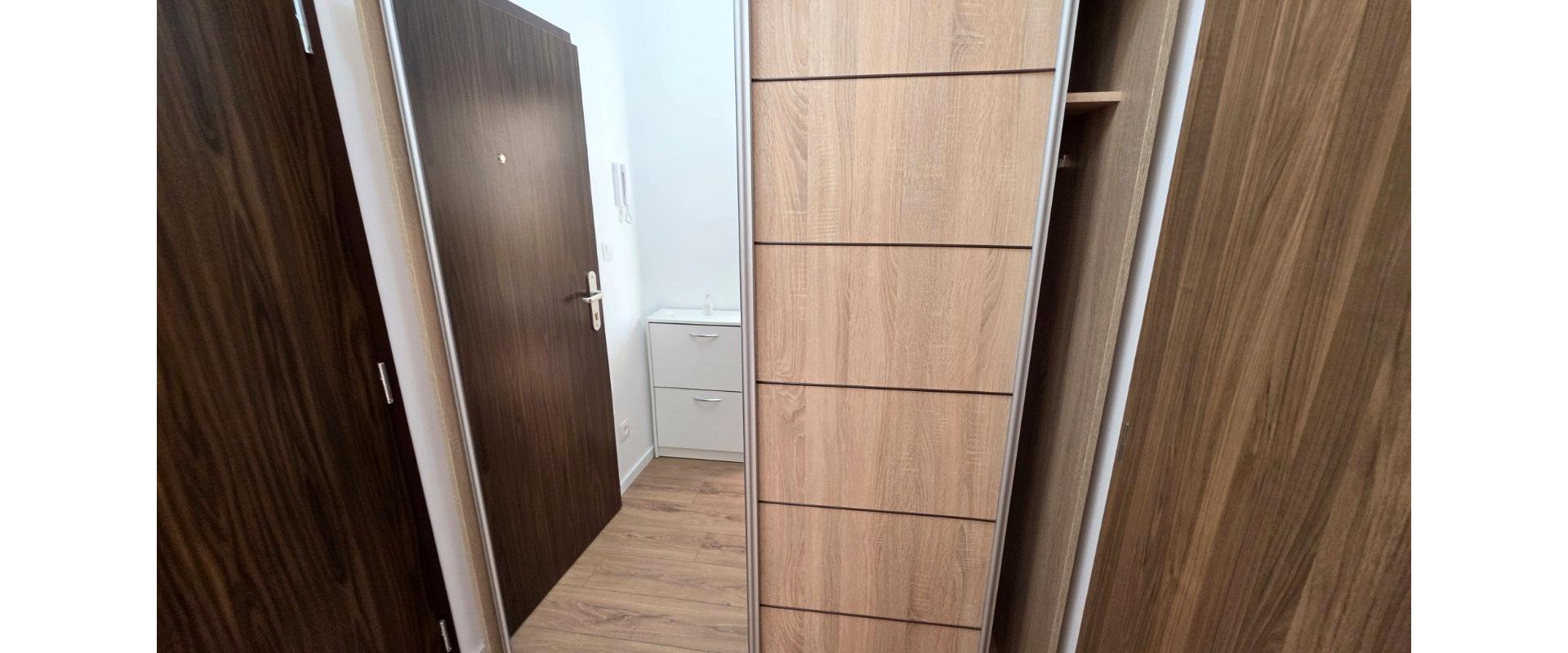 Zariadený byt s balkónom a klímou na prenájom – Dvorníky