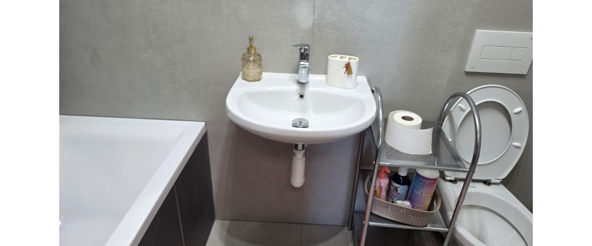 Zariadený byt s balkónom a klímou na prenájom – Dvorníky