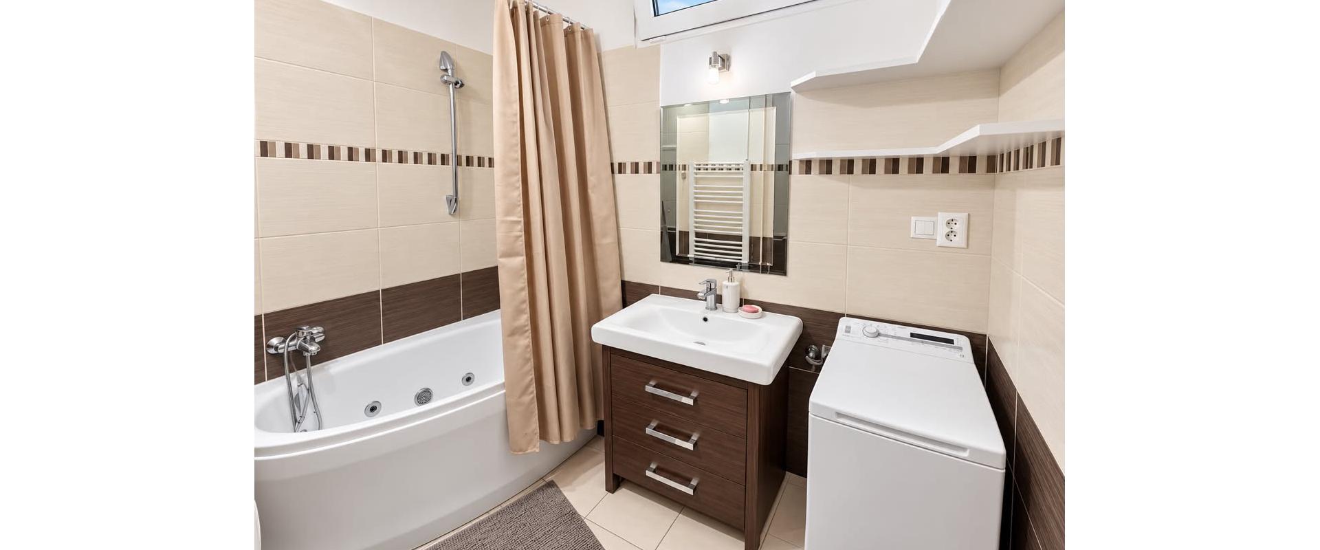 2-IZBOVÝ MODERNÝ BYT PO REKONŠTRUKCII V CENTRE MESTA