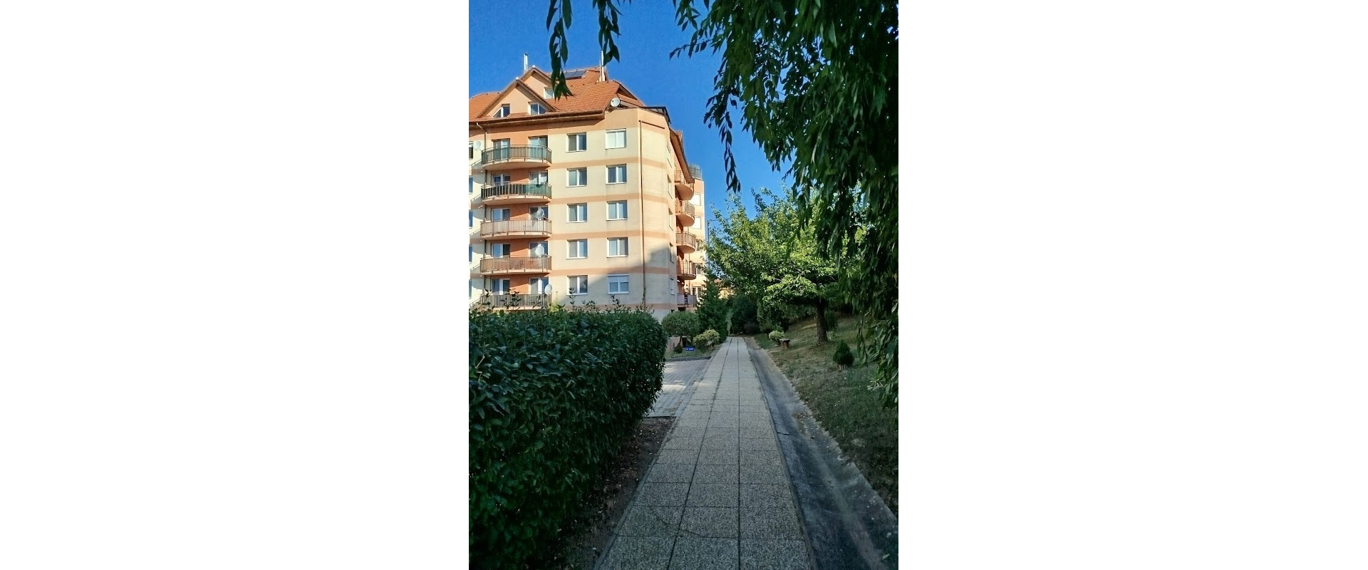 VÝNIMOČNÝ 3-IZBOVÝ BYT S VÝMEROU 117 m2, OBROVSKOU LOGGIOU –KVP, TITUS