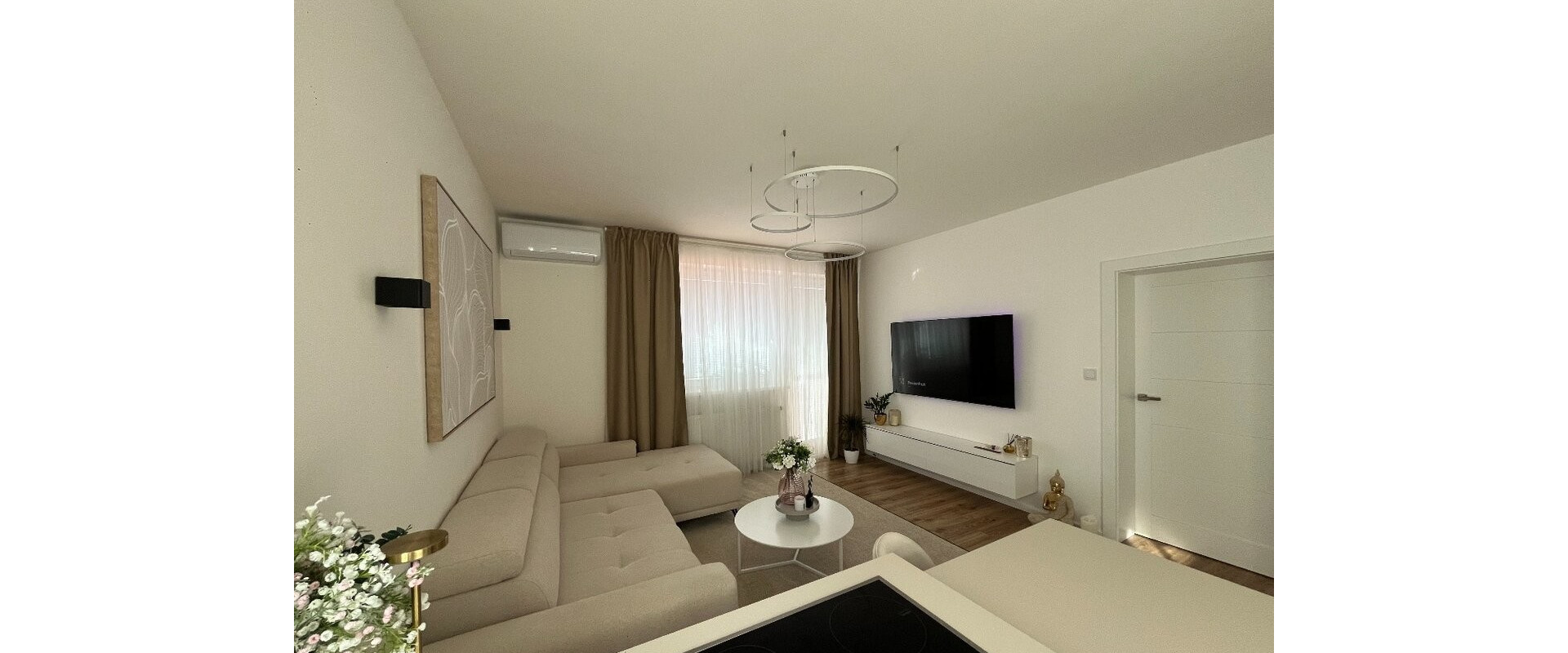 Prenájom kompletne zariadeného 2-izbového bytu s balkónom a parkovaním - Dúhové bývanie, Nitra