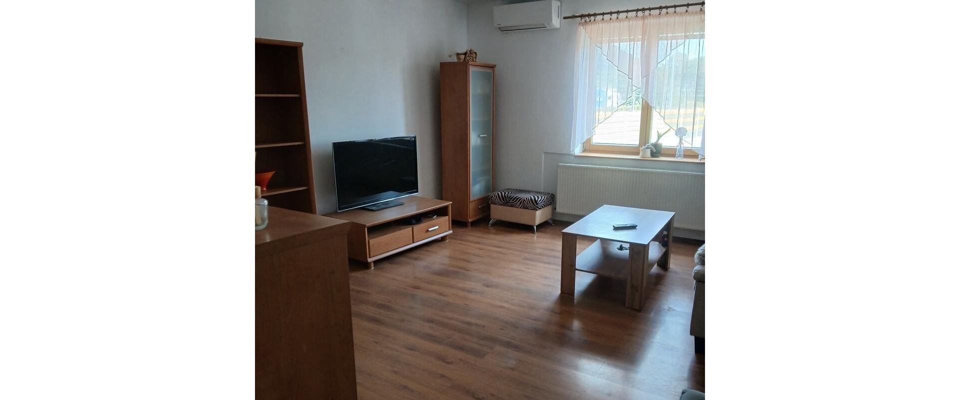 3-IZBOVÝ BYT S VEĽKOU TERASOU a klimatizáciou na prenájom.