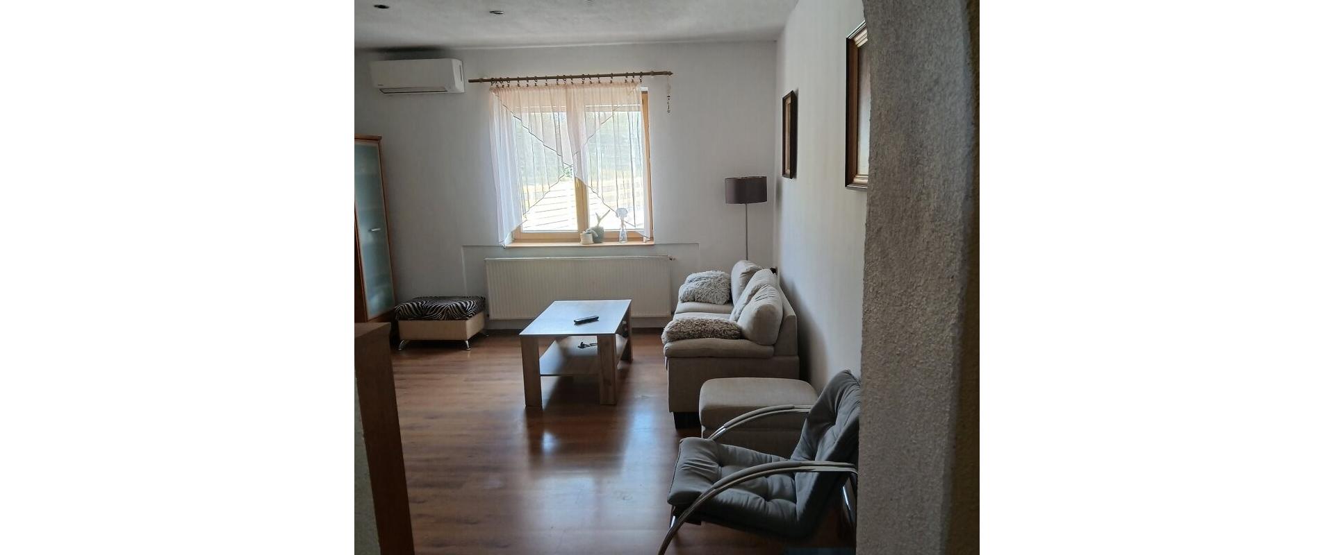 3-IZBOVÝ BYT S VEĽKOU TERASOU a klimatizáciou na prenájom.