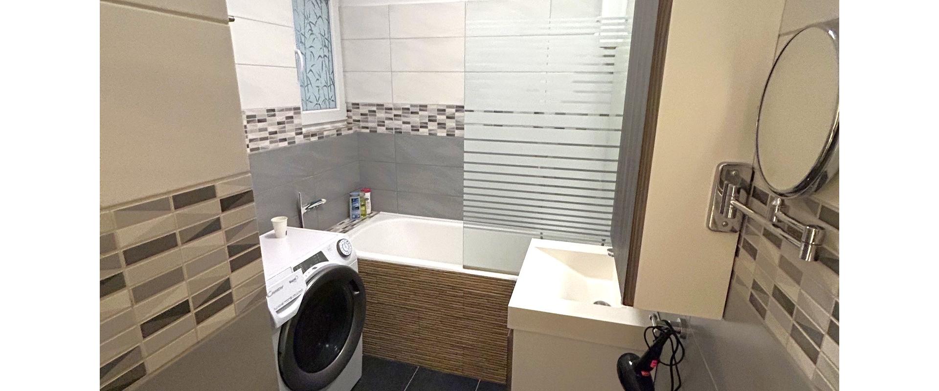 PRIESTRANNÝ 3-IZBOVÝ BYT 90 m² s 2 x loggiou