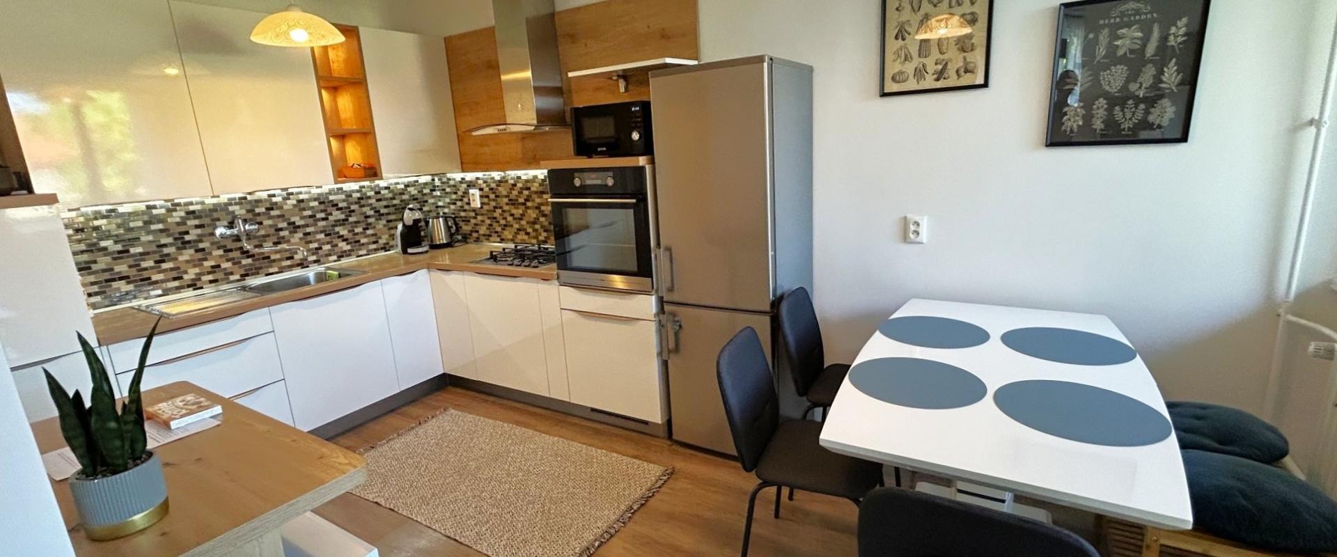 PRIESTRANNÝ 3-IZBOVÝ BYT 90 m² s 2 x loggiou