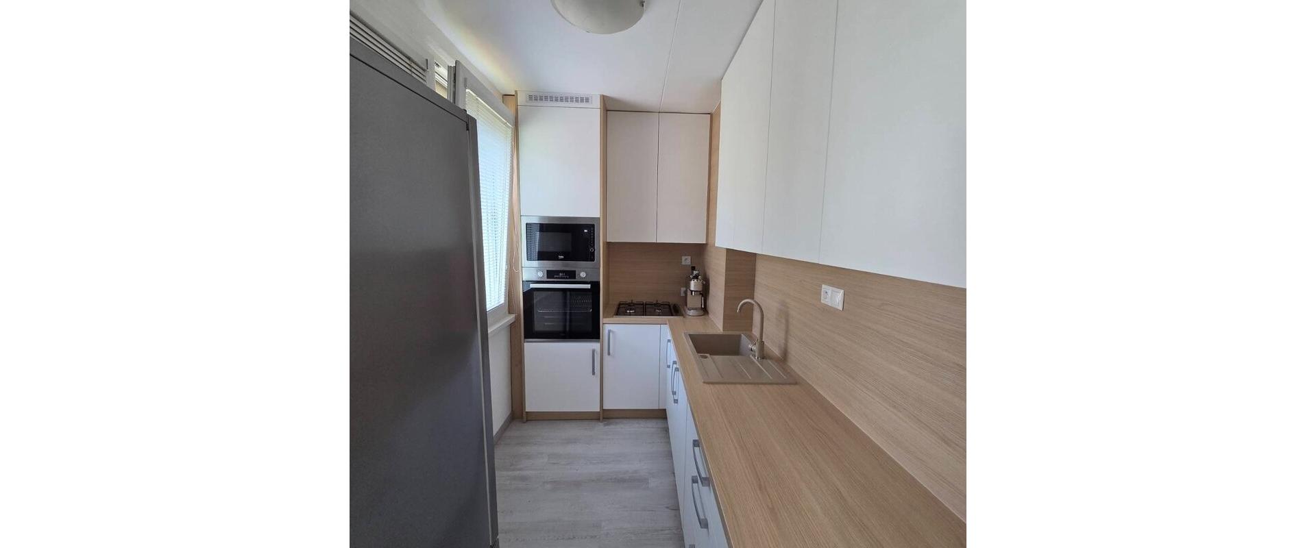 ZARIADENÝ 2-IZBOVÝ BYT S LODŽIOU A KLIMATIZÁCIOU NA TERASE – KEŽMARSKÁ, KOŠICE