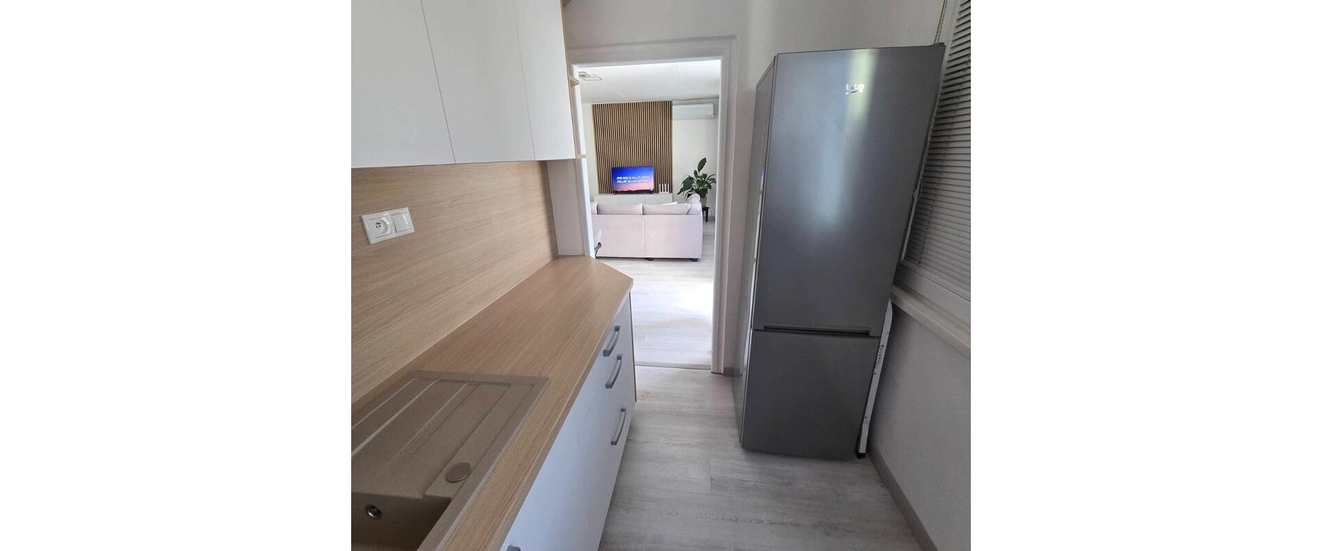 ZARIADENÝ 2-IZBOVÝ BYT S LODŽIOU A KLIMATIZÁCIOU NA TERASE – KEŽMARSKÁ, KOŠICE