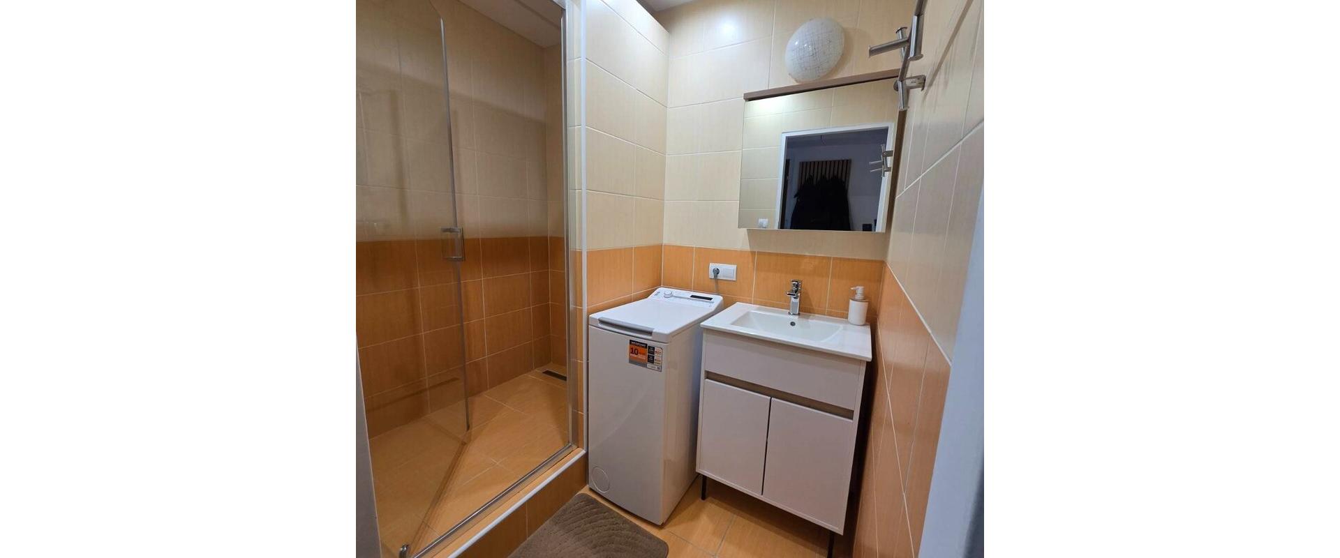ZARIADENÝ 2-IZBOVÝ BYT S LODŽIOU A KLIMATIZÁCIOU NA TERASE – KEŽMARSKÁ, KOŠICE