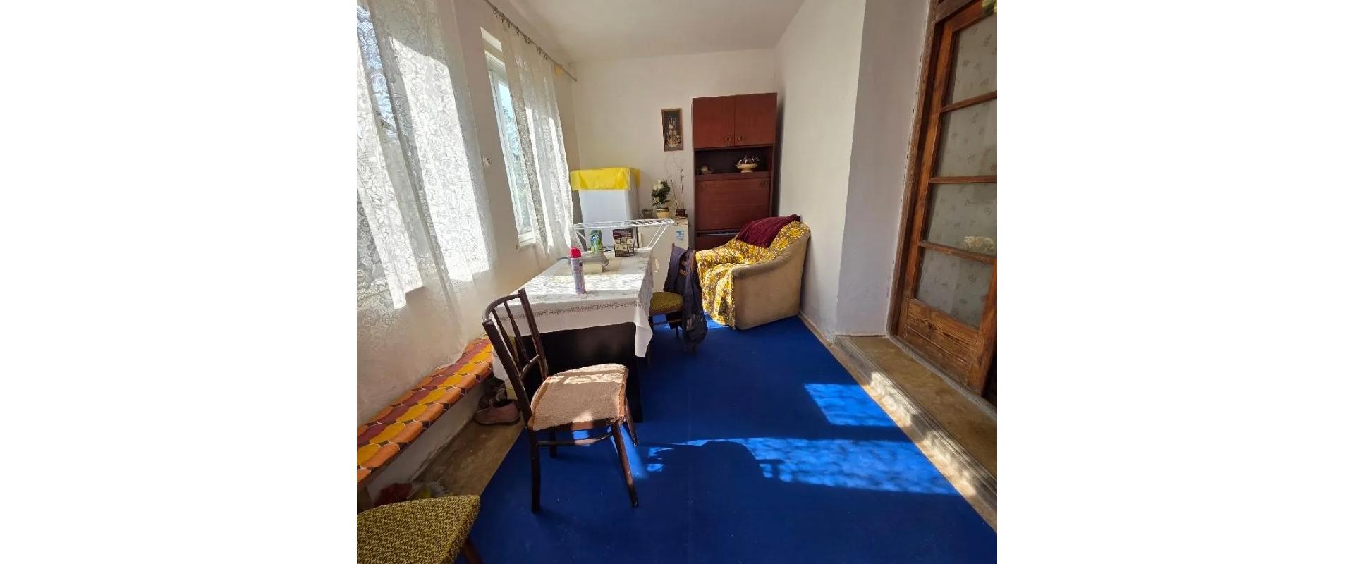 Starší rodinný dom s veľkým pozemkom 25 min od Bratislavy