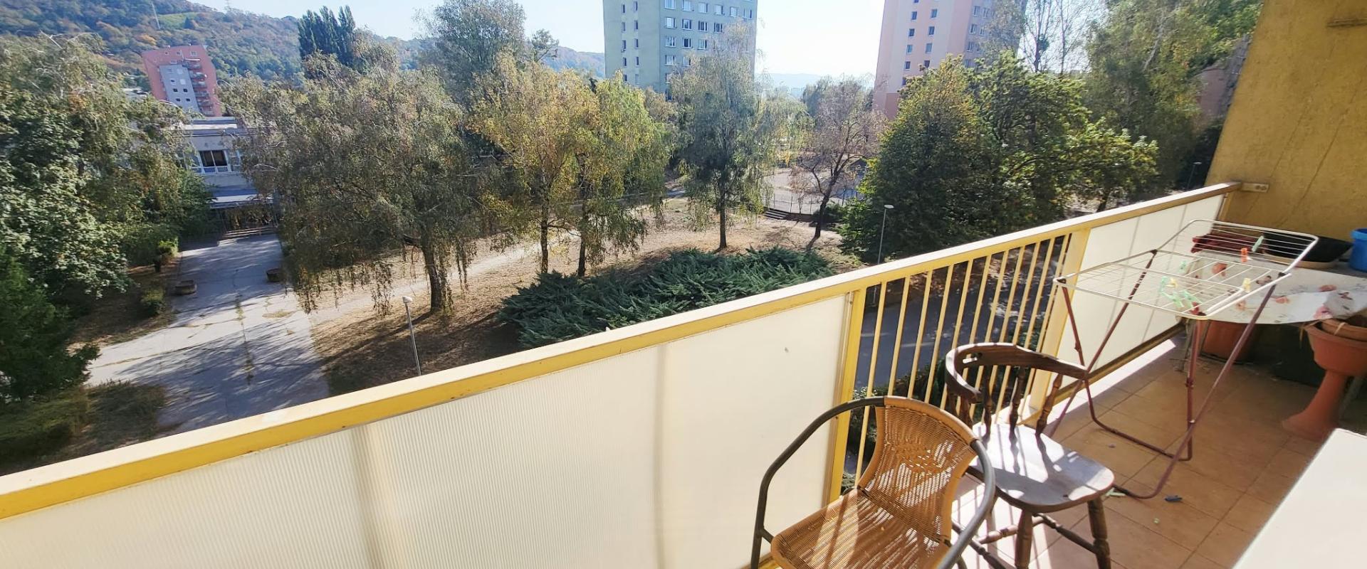 3-IZBOVÝ PRAŽSKÝ BYT S VEĽKOU LODŽIOU/ NAD JAZEROM/  KOŠICE