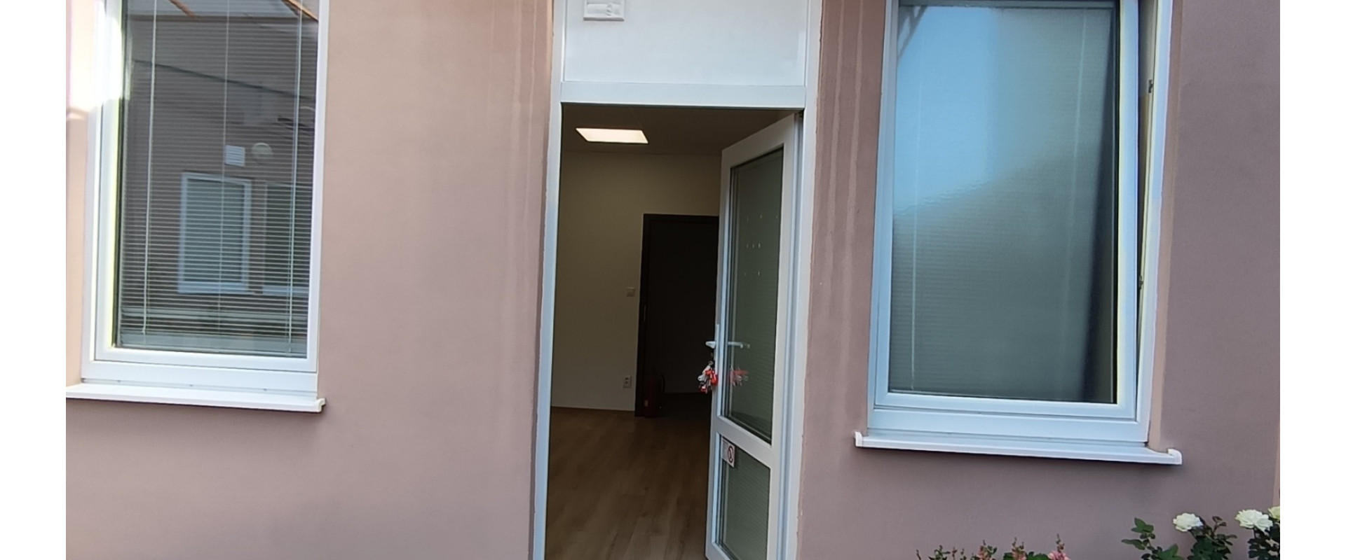 Prenájom priestoru ( bonus sprcha ) v centre mesta Levice