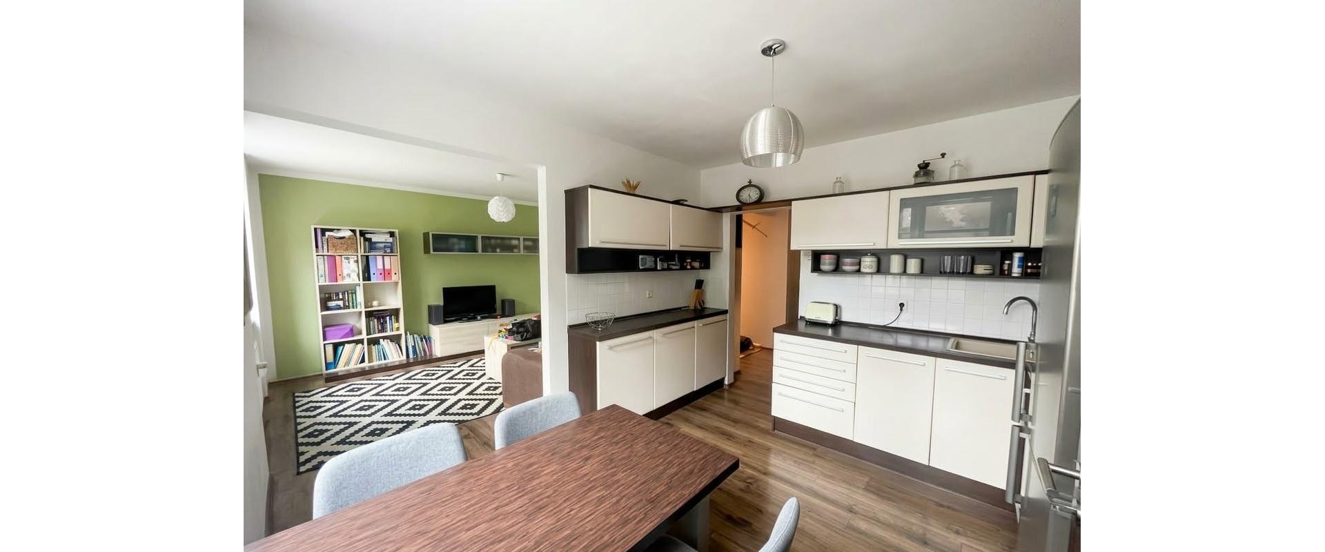 Na predaj príjemný 2-izbový byt s balkónom na Sídlisku v Banskej Bystrici