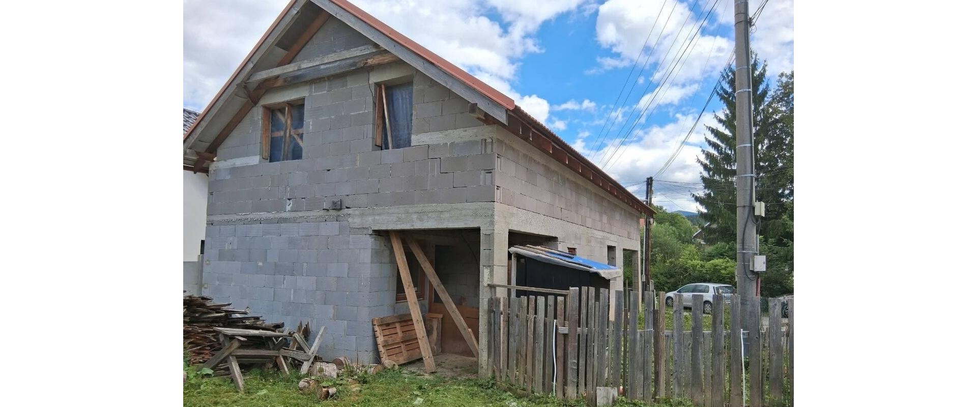 RODINNÝ DOM V KAMENNEJ PORUBE na predaj – HRUBÁ STAVBA-91m².