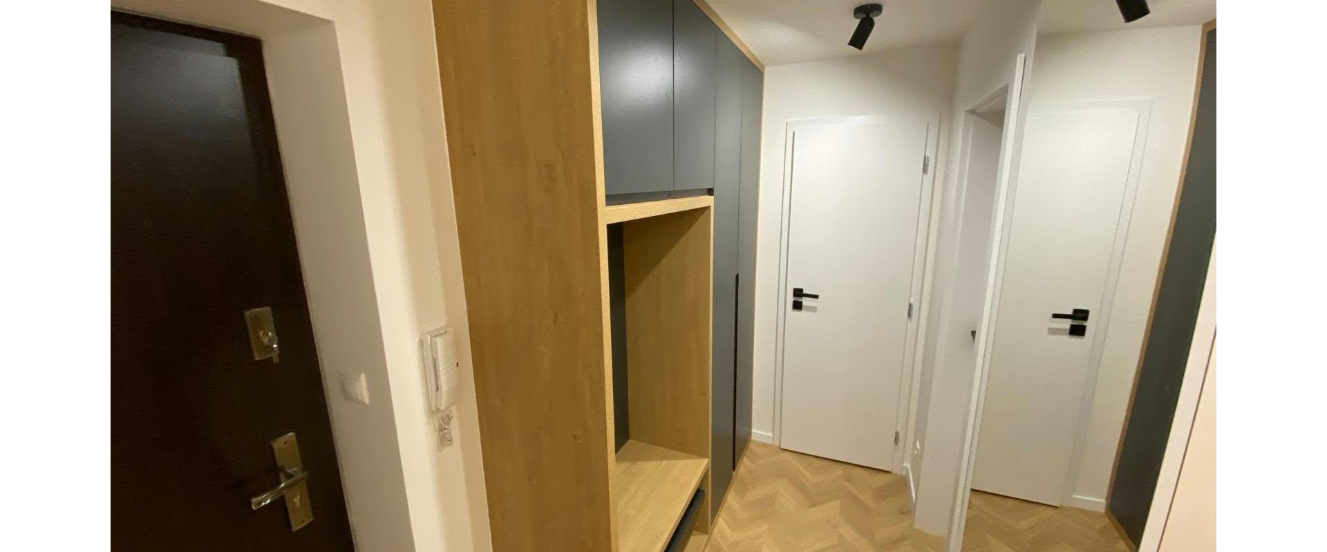 ✨ LUXUSNÉ BÝVANIE V SRDCI MICHALOVIEC – 2-IZBOVÝ BYT S BALKÓNOM, PARKOVANÍM A VEĽKÝM SKLADOM