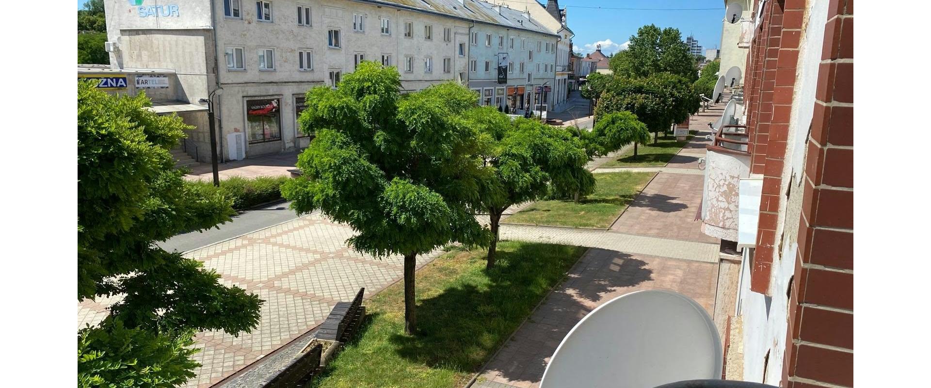 ✨ LUXUSNÉ BÝVANIE V SRDCI MICHALOVIEC – 2-IZBOVÝ BYT S BALKÓNOM, PARKOVANÍM A VEĽKÝM SKLADOM