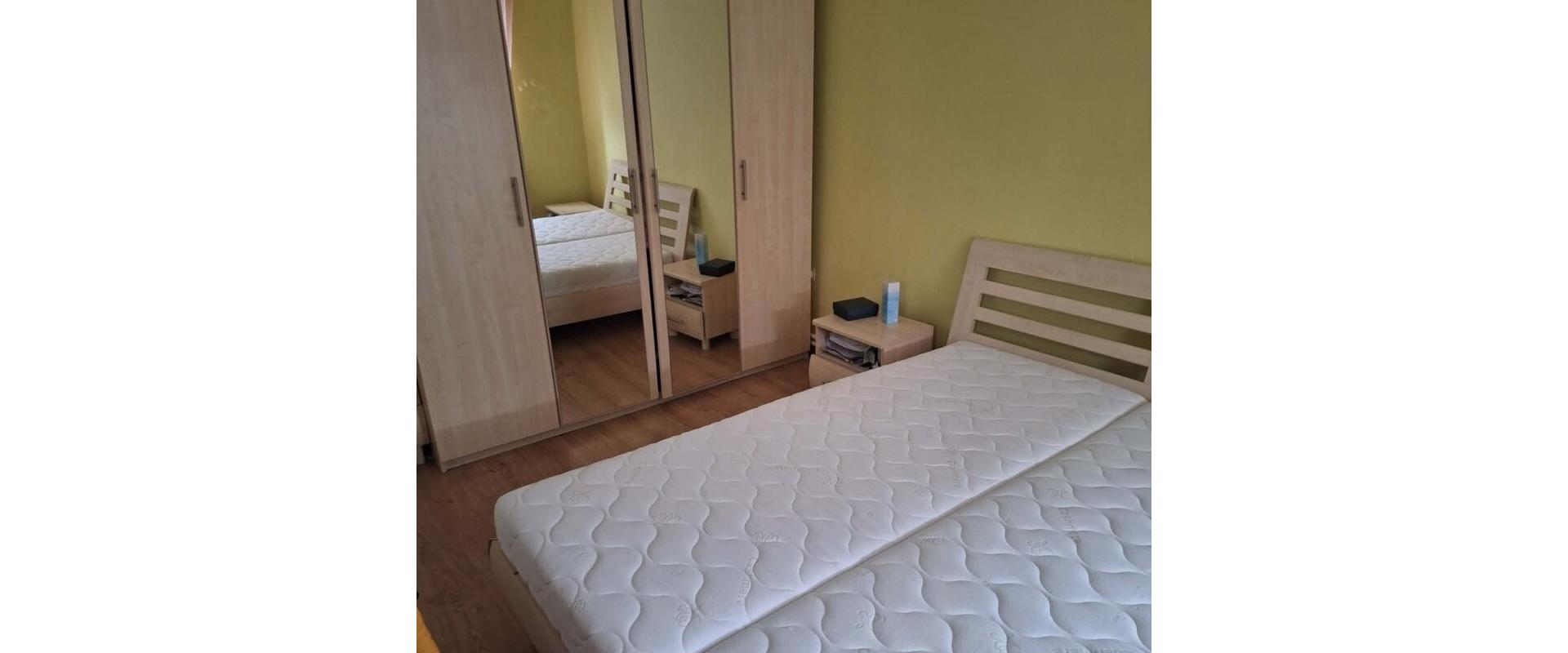 NA PREDAJ : 3-izbový byt s garážou a záhradkou – Pozdišovce