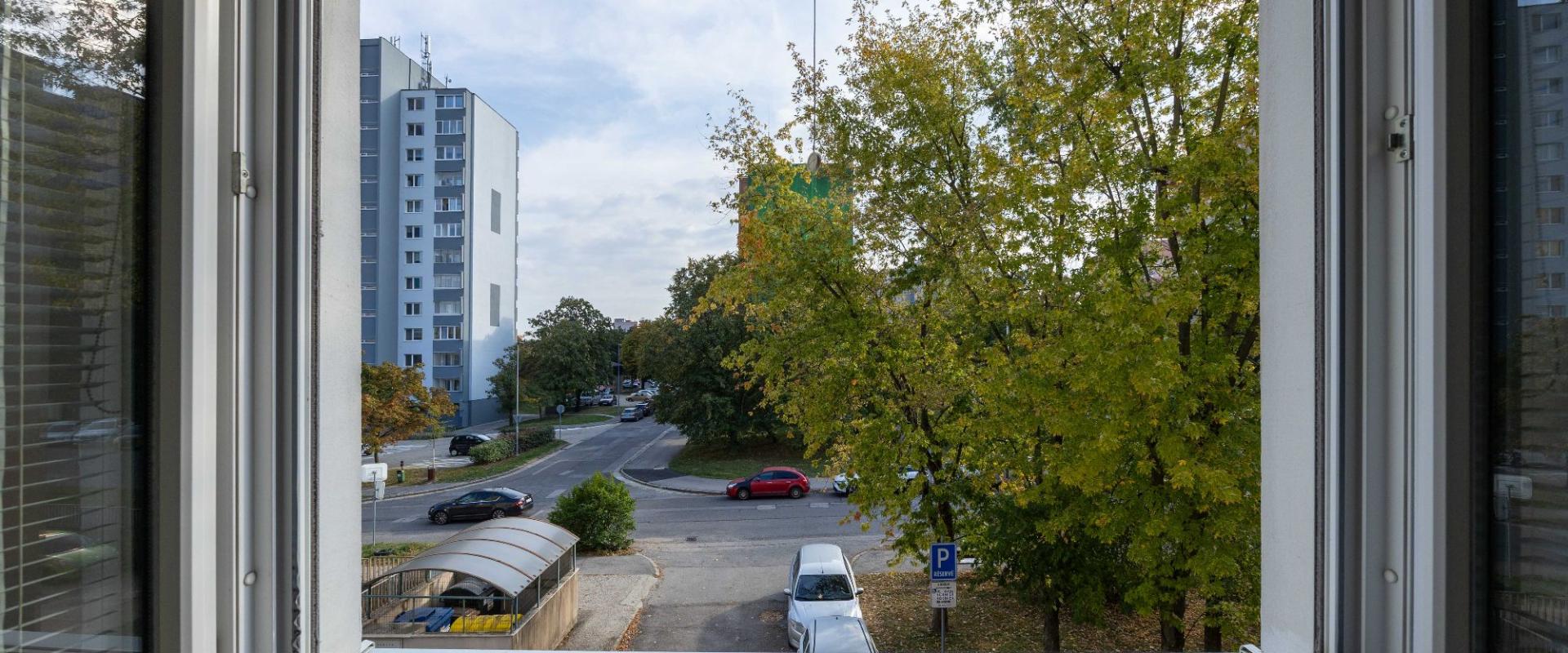 Predaj: Zariadený 4i byt po rekonštrukcii, Drobného, Dúbravka