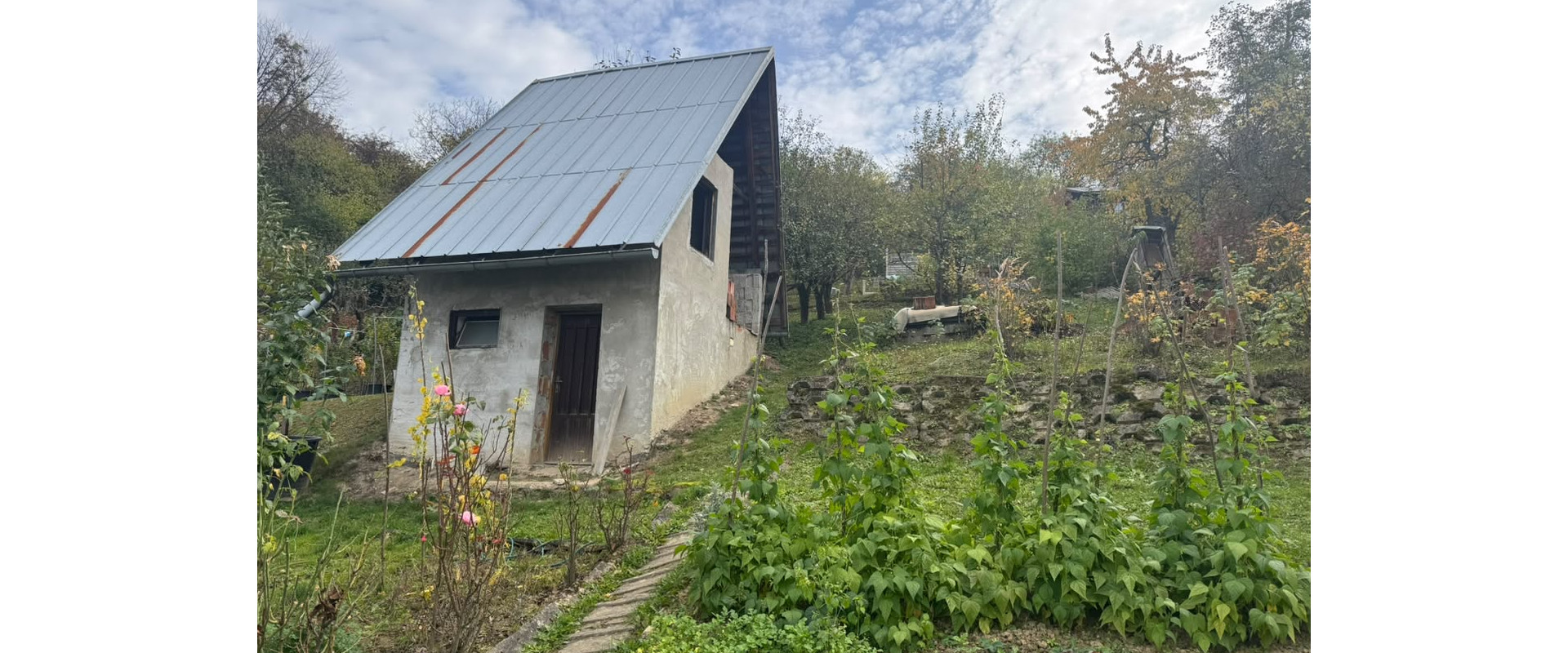 Pekná záhrada s chatkou v osade Kalsové