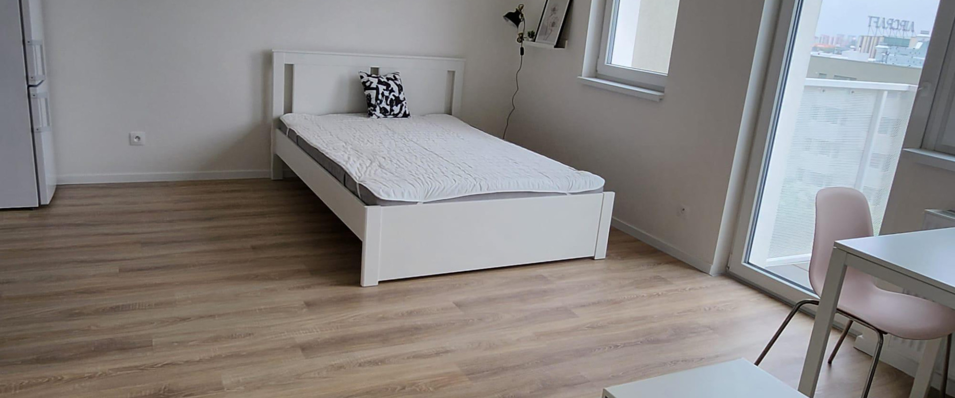 Prenájom 1 izbového bytu na Ovocných Sadoch s parkovacím miestom