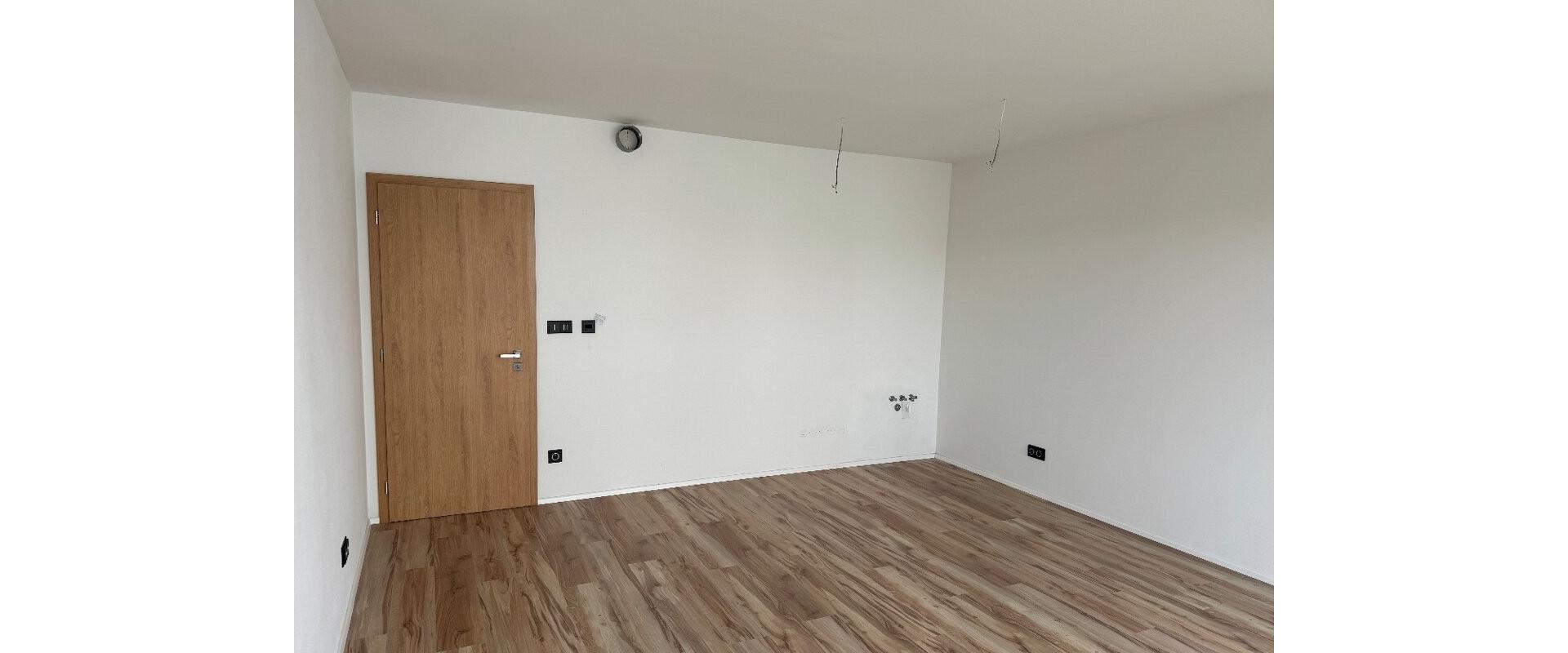 Predaj 3 izbový byt s loggiou a vlastným parkovacím miestom