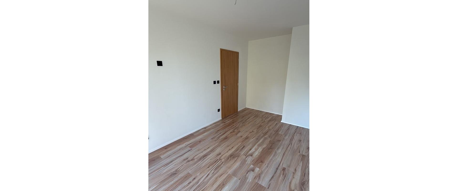 Predaj 3 izbový byt s loggiou a vlastným parkovacím miestom