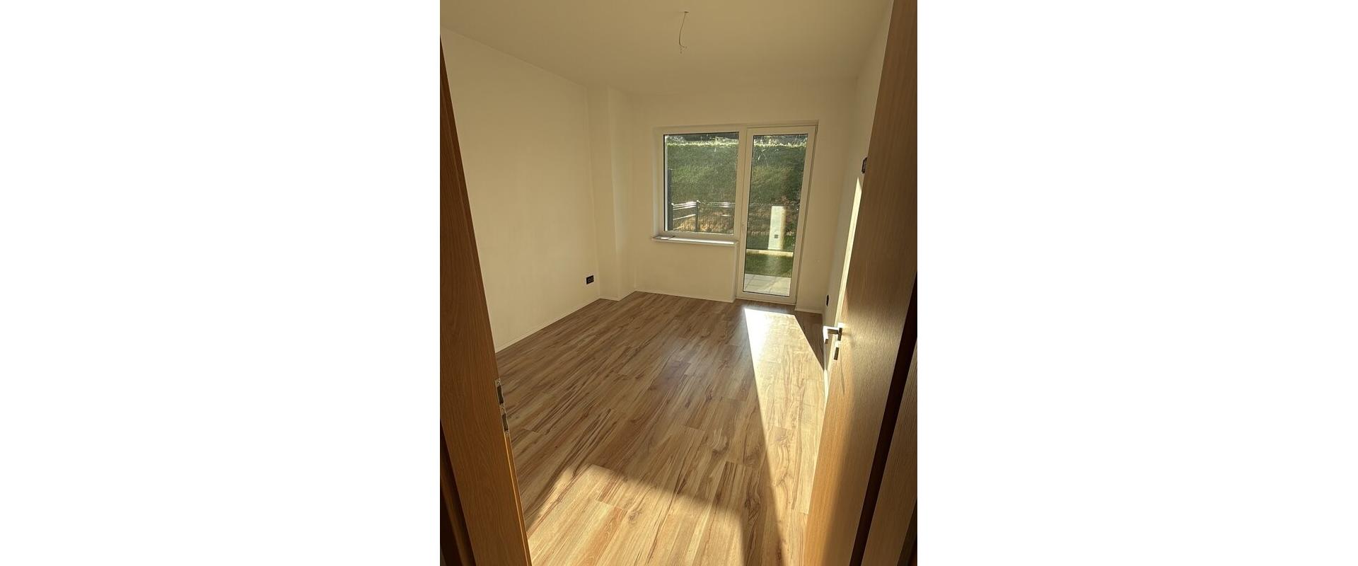 Predaj 3 izbový byt s loggiou a vlastným parkovacím miestom