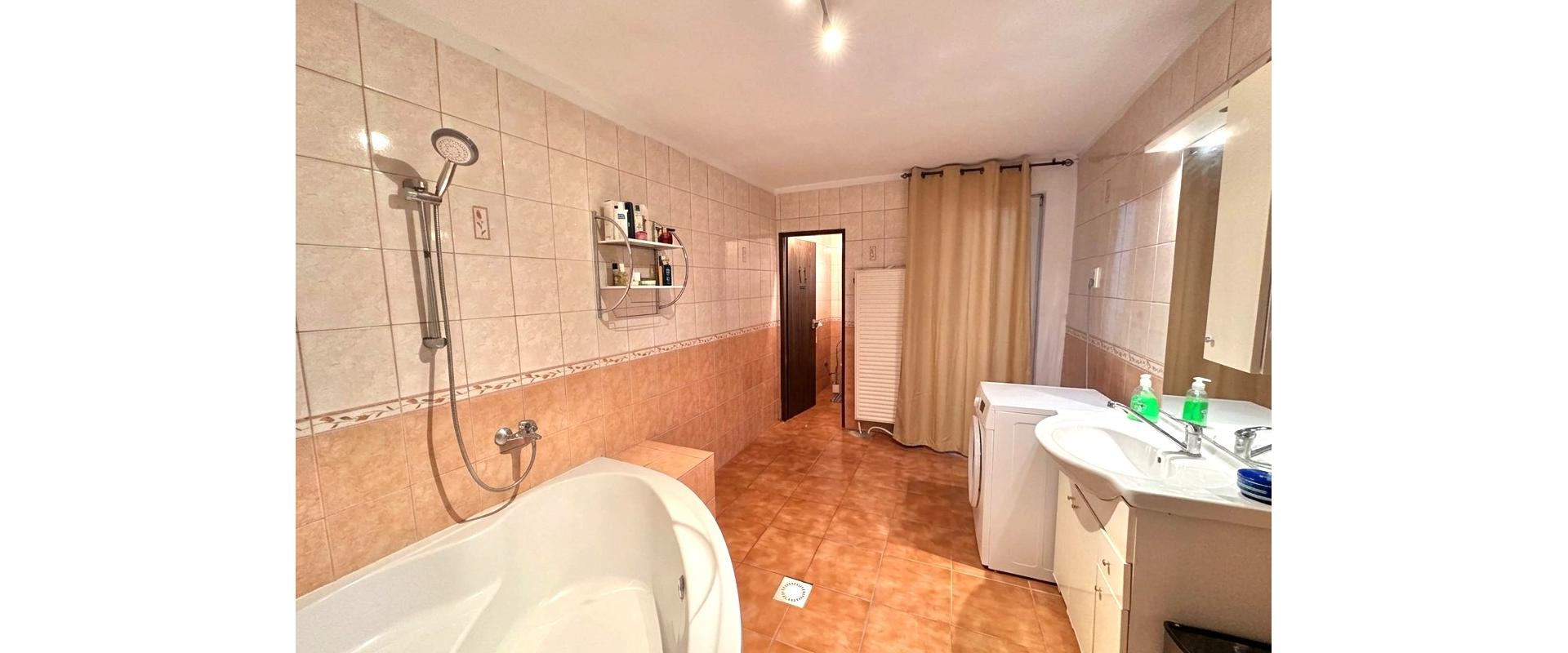 3-IZBOVÝ RODINNÝ DOM S VEĽKÝM POZEMKOM VHODNÝ NA PODNIKANIE