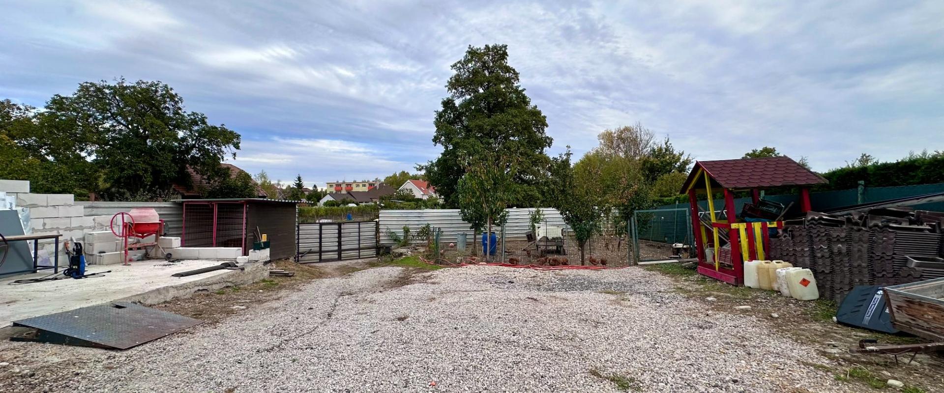 3-IZBOVÝ RODINNÝ DOM S VEĽKÝM POZEMKOM VHODNÝ NA PODNIKANIE