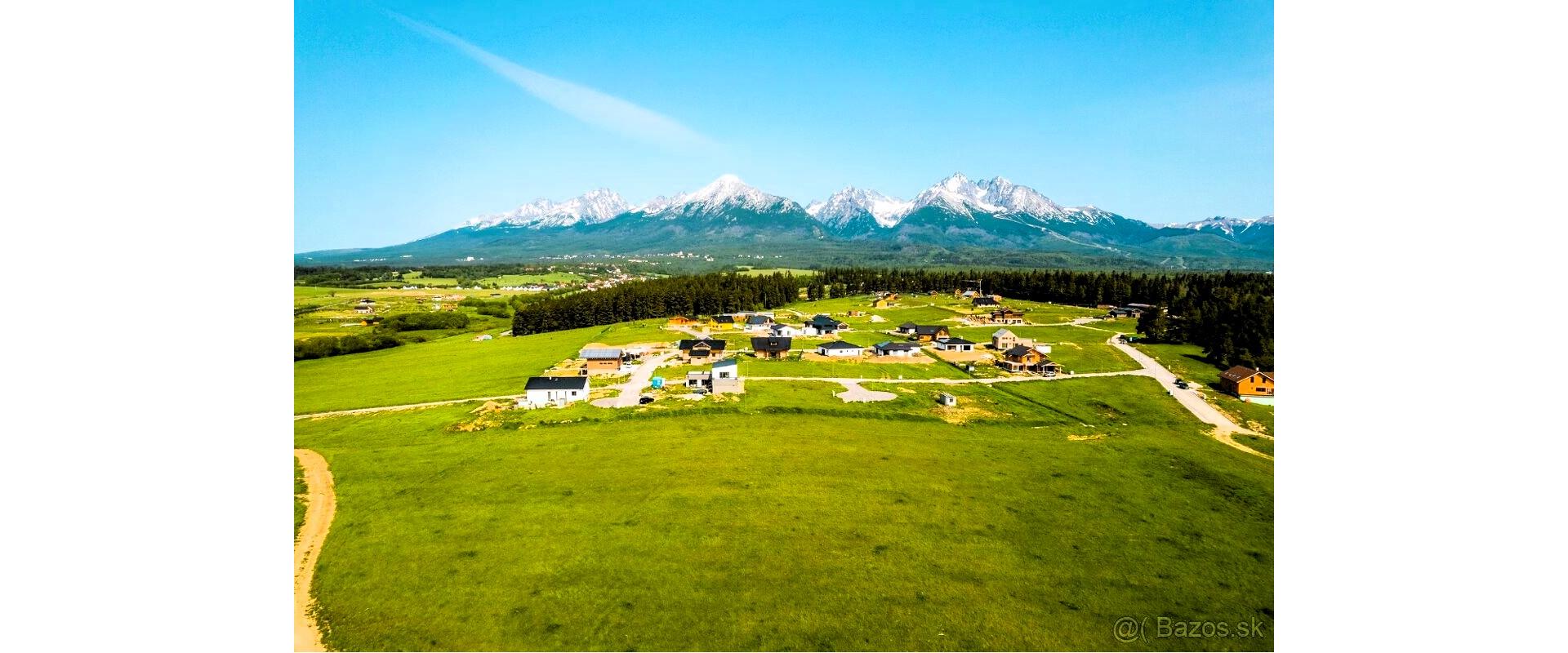 ​​​​​​​STAVEBNÝ POZEMOK 636 m² PRI LESE POD VYSOKÝMI TATRAMI – TATRANSKÉ SMARAGDY, MLYNICA.